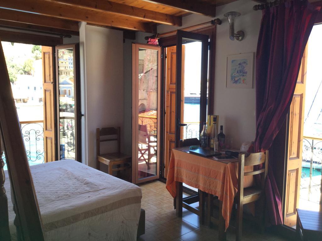 Captain'S Suites Symi Exterior foto
