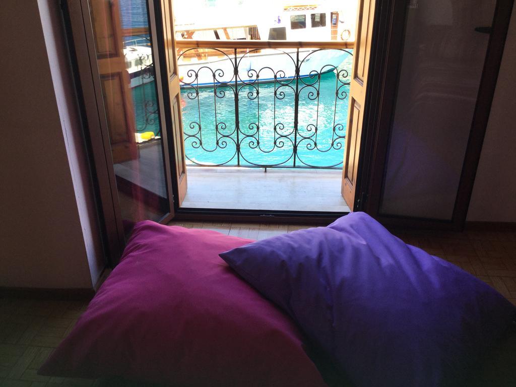 Captain'S Suites Symi Exterior foto
