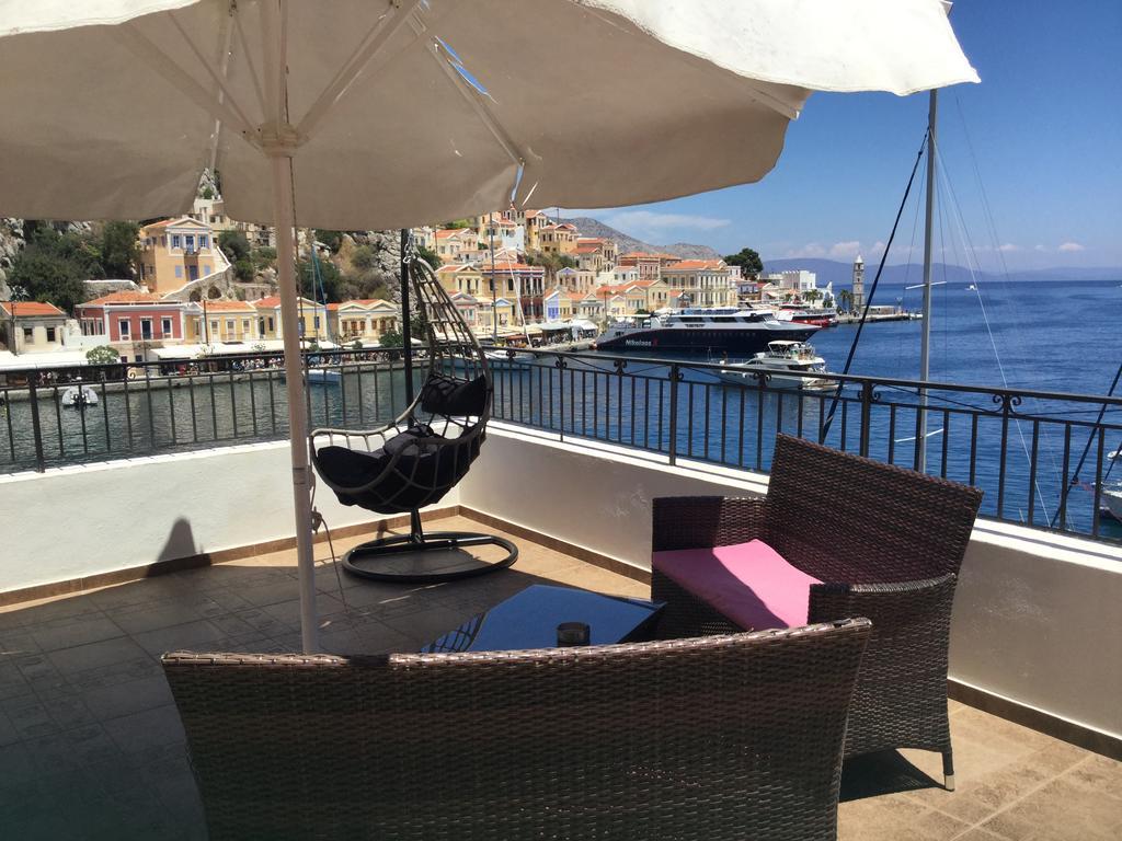 Captain'S Suites Symi Exterior foto