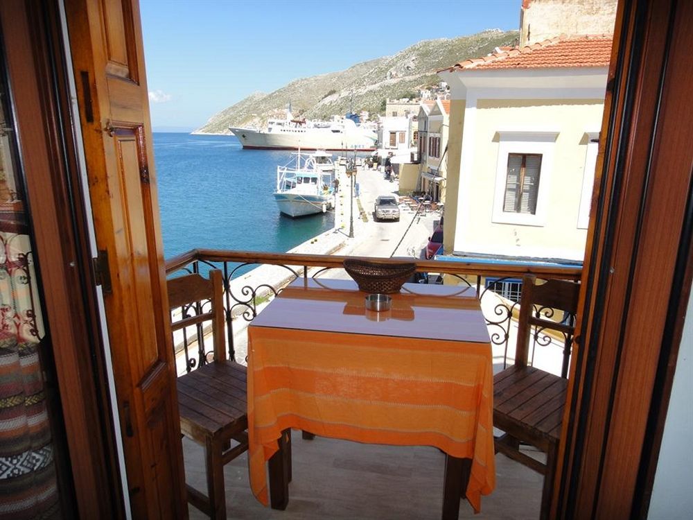 Captain'S Suites Symi Exterior foto