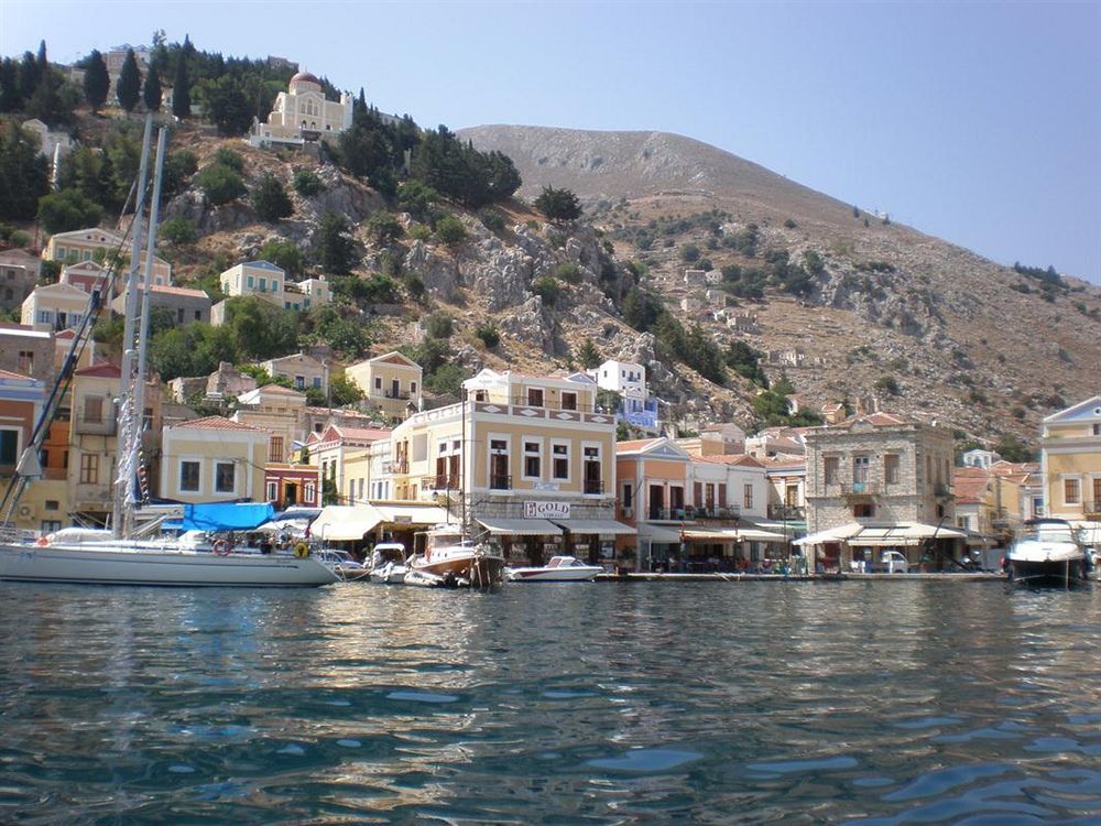 Captain'S Suites Symi Exterior foto