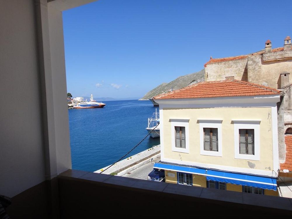Captain'S Suites Symi Exterior foto